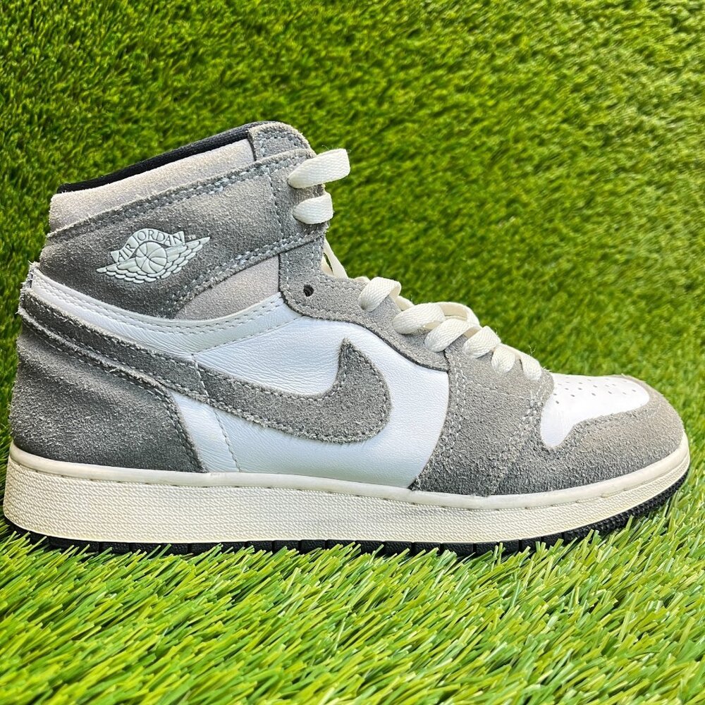Nike Air Jordan 1 Retro‎ Boys Size 7Y White Gray Athletic Leather Shoes Sneakers